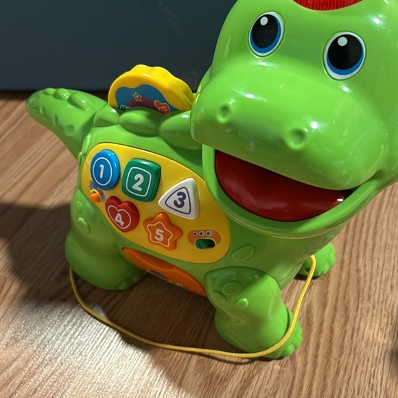 V Tech Chomp & Count Dino- pull toy with small toys included - Picture 7 of 7